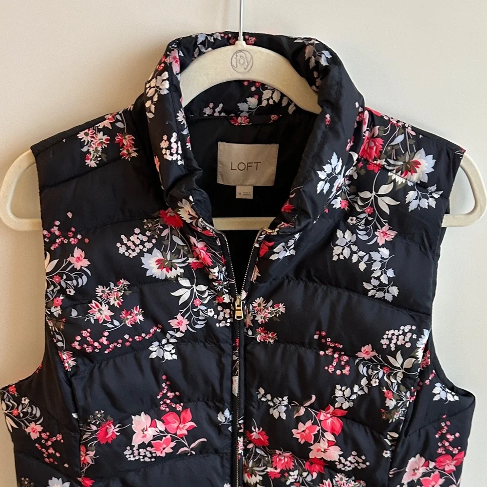 LOFT Floral Puffer Vest
